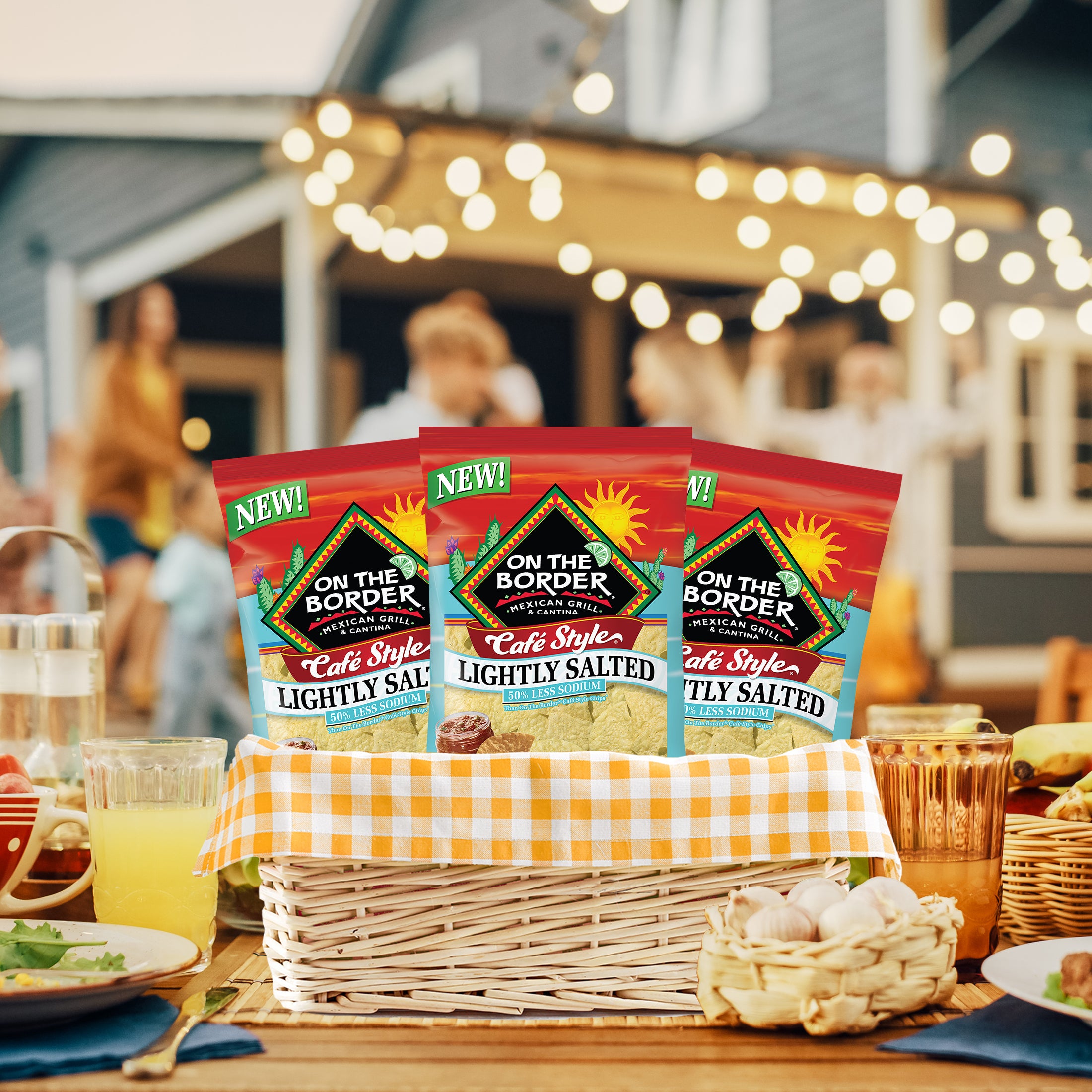 On The Border Lightly Salted Cafe Style Tortilla Chips