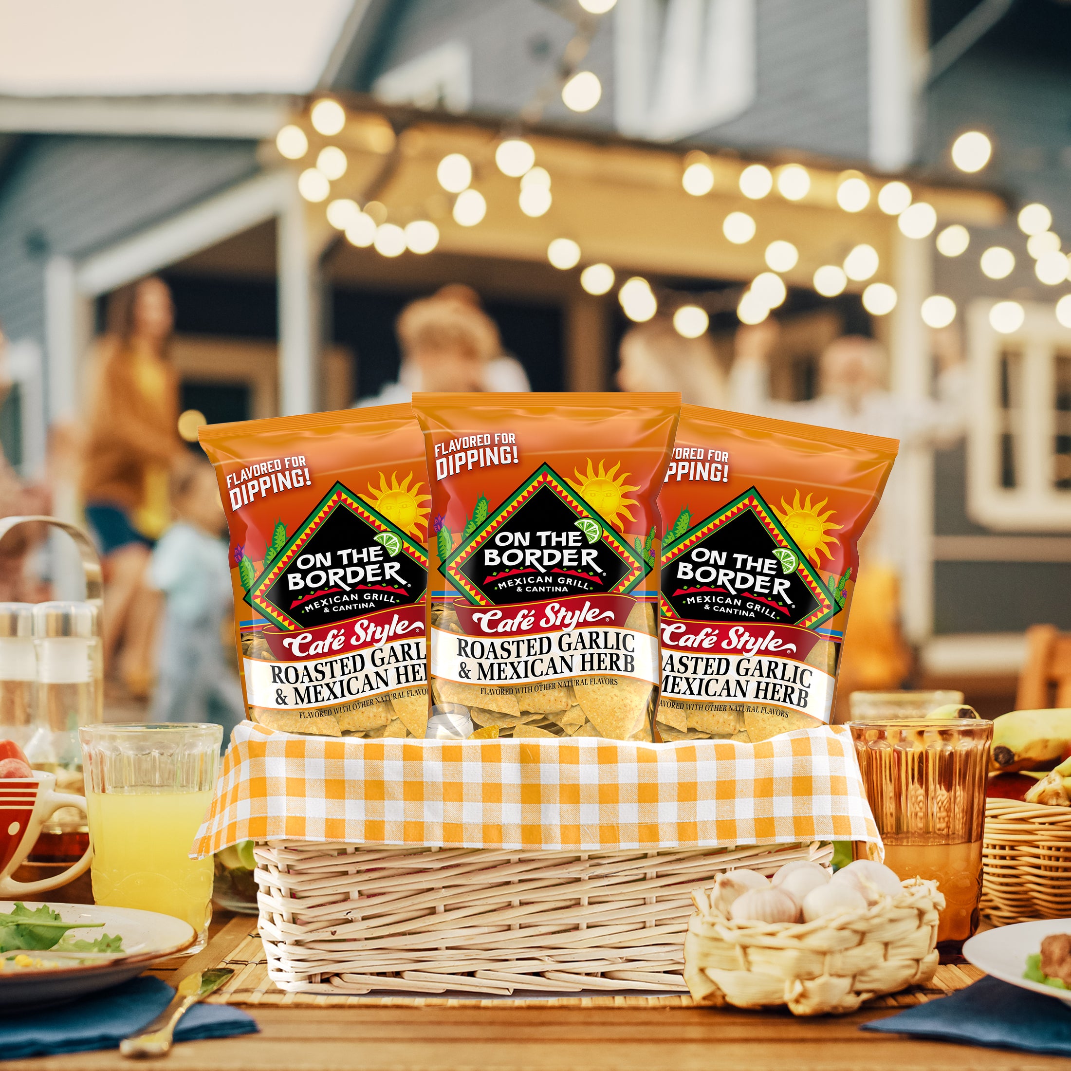 On The Border Roasted Garlic & Mexican Herb Tortilla Chips